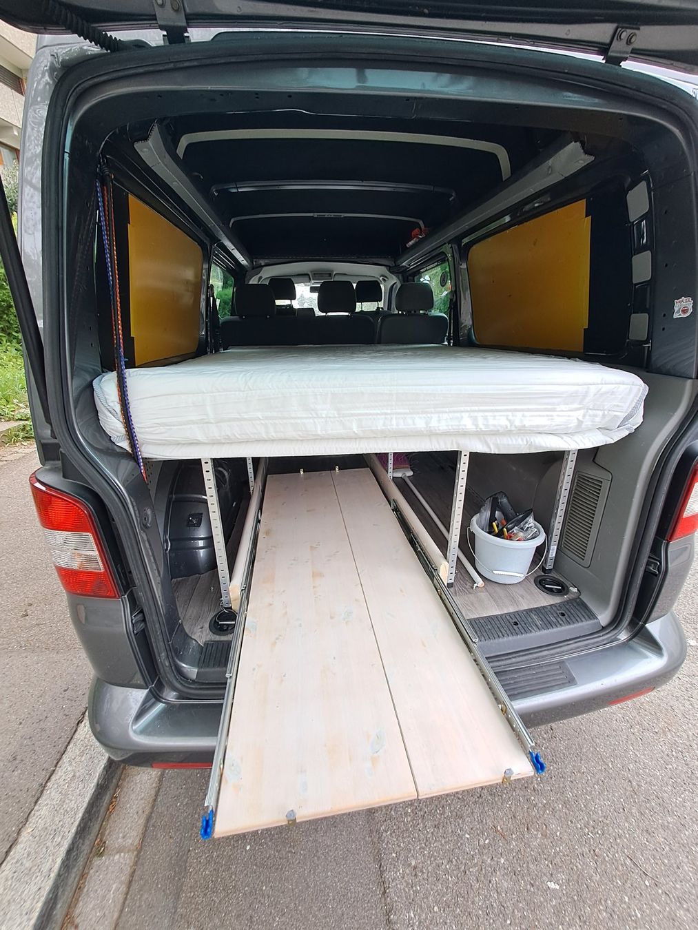 VW Autos: VW T5 / Camper/ Alltagfahrzeug – D'occasion à zuerich par cici-baby 5