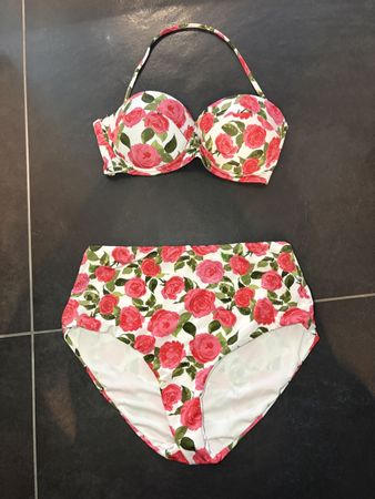 Bikini Tezenis Rosenmuster Weiss/Rot Grösse S guter Zustand