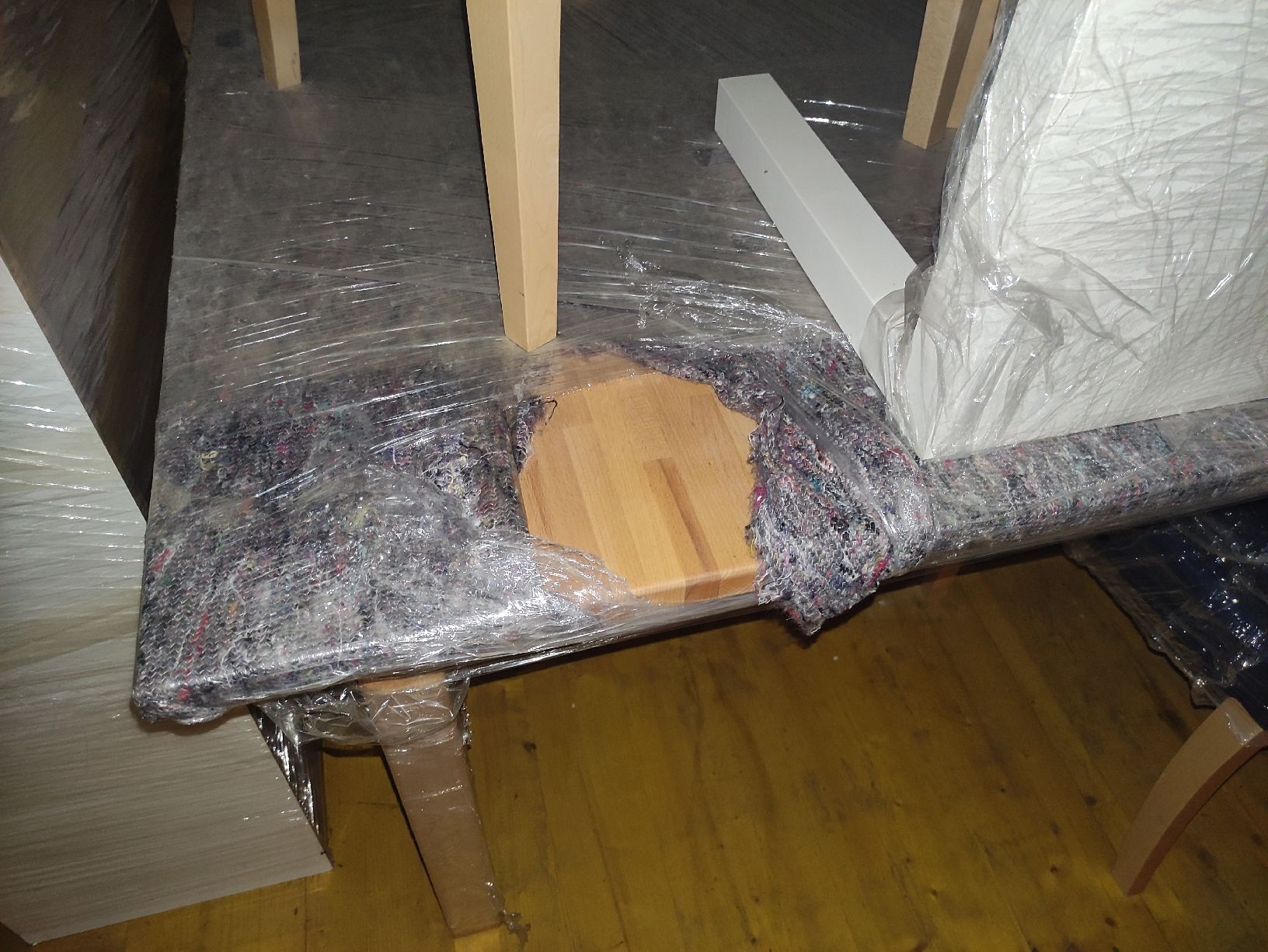 Stühle: 4 Stühle mit passendemTisch – Gebraucht aus Kreuzlingen von mini013 1