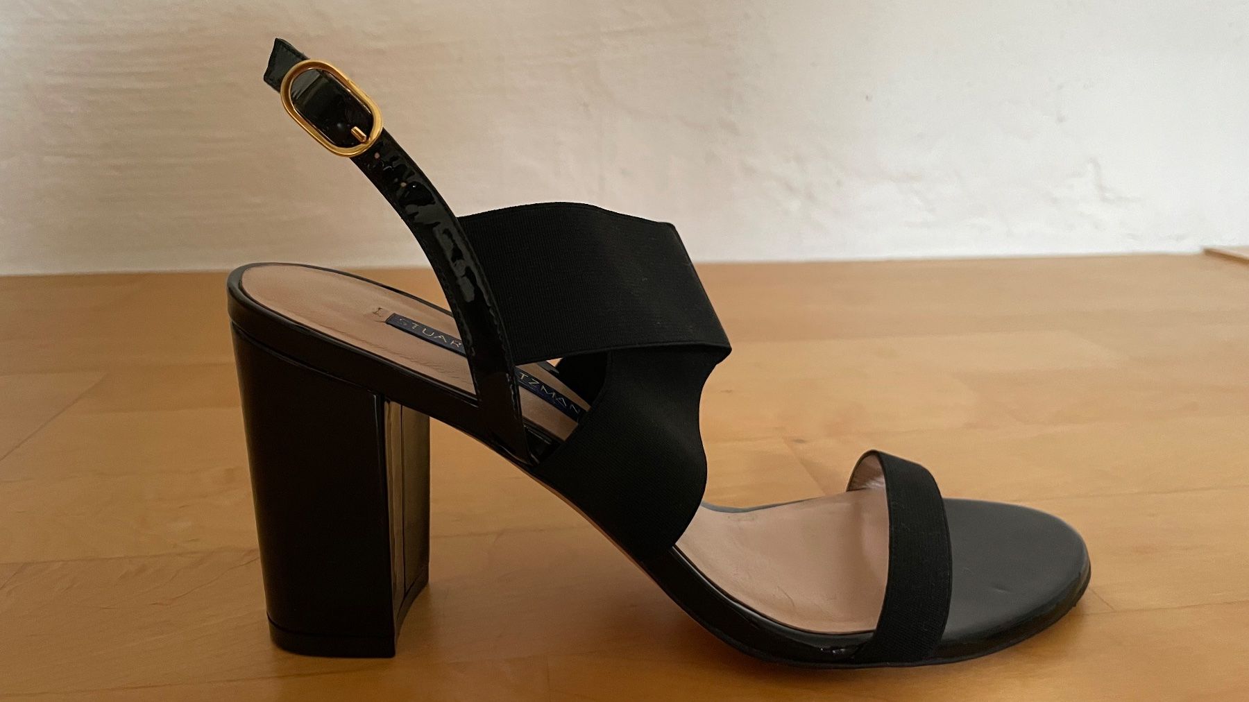 Stuart Weitzman Scarpe da donna: Stuart Weitzman Sandals 7 US – Usato da Baden venduto da lor_hk6j 7
