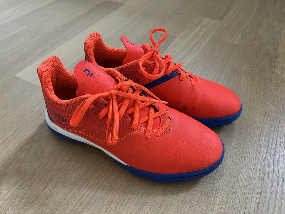 Decathlon Scarpe per ragazzi: Fussballschuhe Gr. 35 Kipsta – Usato da Tägerwilen venduto da NoRaq