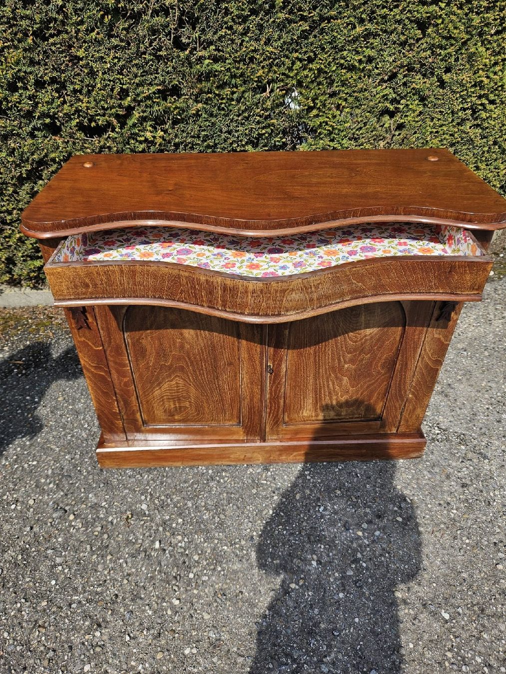 Cassettiere: Commode ancienne en bois massif, 2 portes & 1 tiroir – Usato da Bussigny venduto da Zabeth1030 1