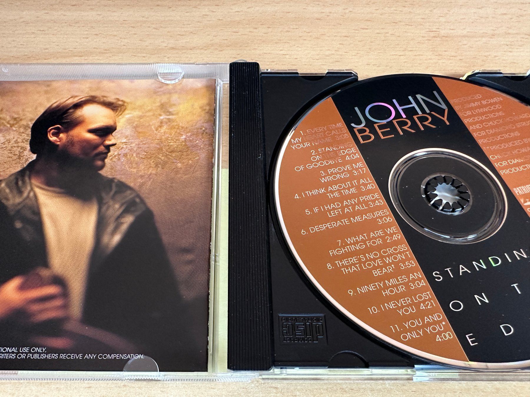 CD: John Berry – Standing On The Edge – Usato da Rikon im Tösstal venduto da Alpenmutz 2