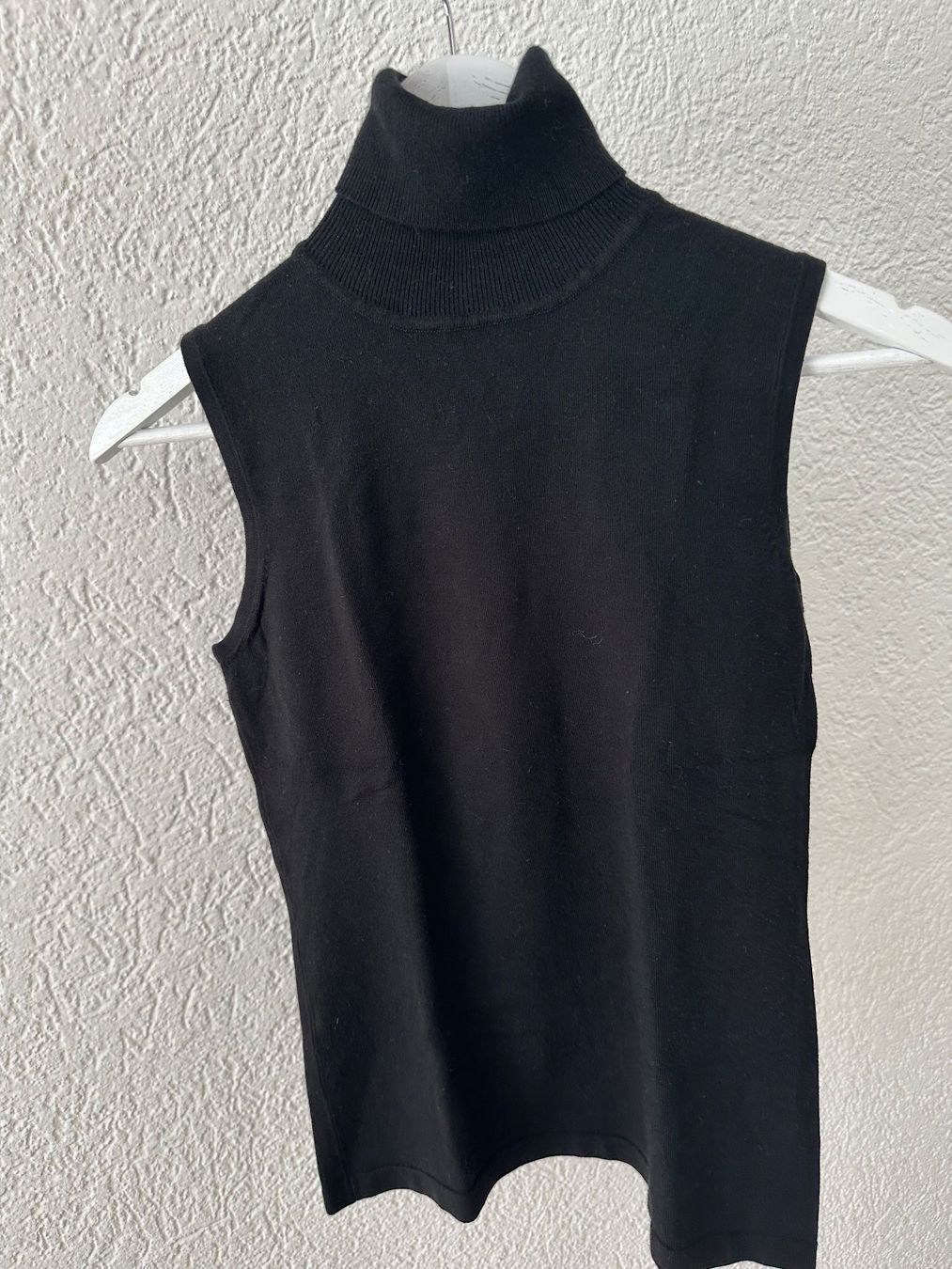 H&M Tops: 🟢 pull col roulé sans manche vintage année 2000 – D'occasion à Fribourg par Meta26 1