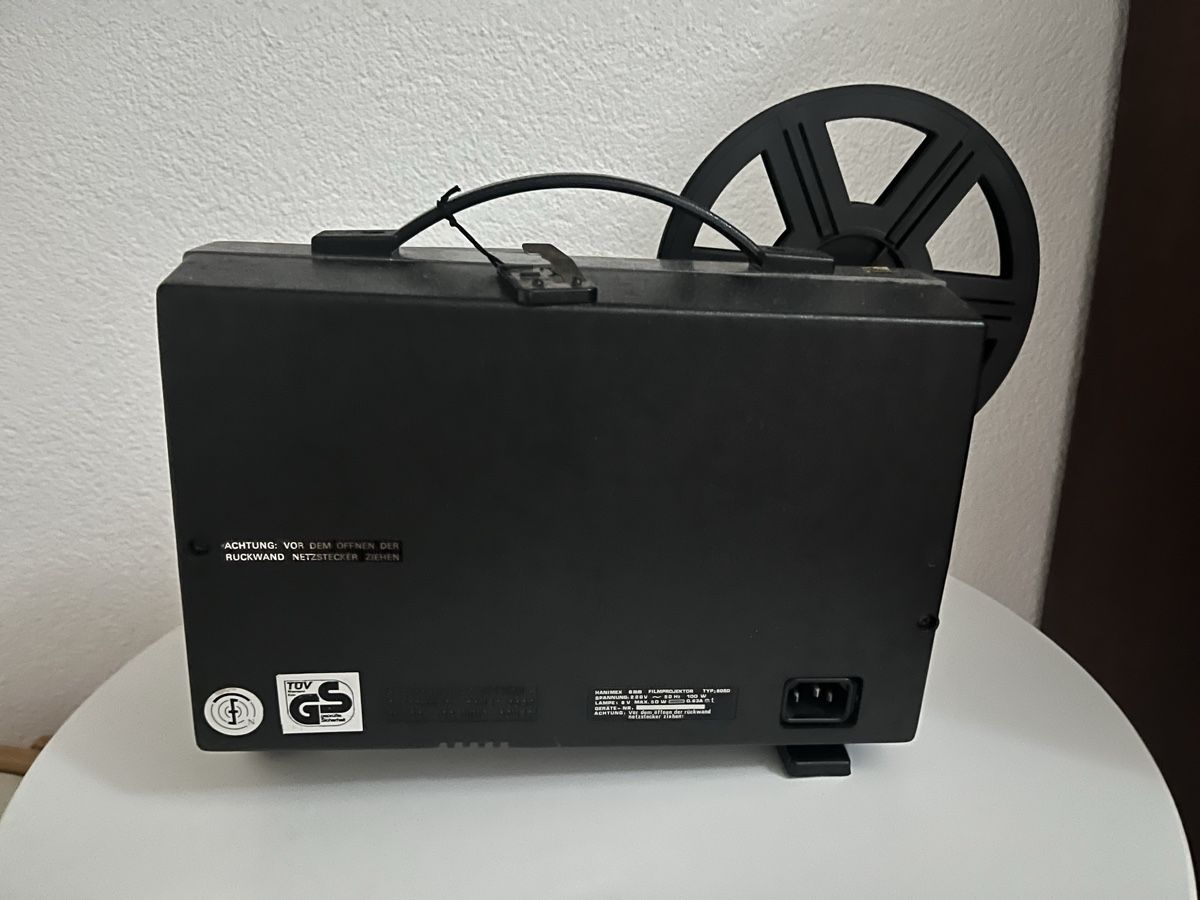 Proiettori: Proiettore film 8mm e super 8mm – Usato da Pregassona venduto da simone.carpeggiani 1
