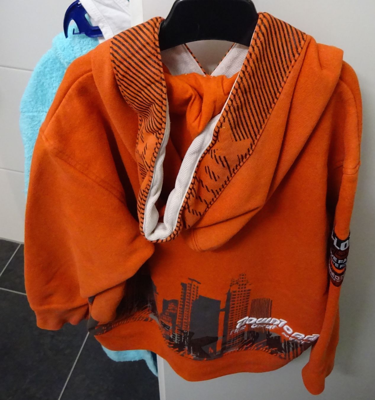 Maglioni & Felpe: Gr. 128 Hoody von Deload – Usato da Wagenhausen venduto da Svema 1