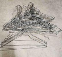 Lot cintres 60  pieces métalliques argentés