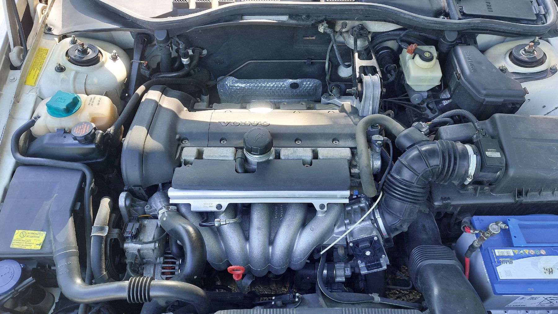 Volvo Automobili: Volvo V70 2.4 Kombi Handschalter – Usato da Niederlenz venduto da SciroccoUrquattro 9