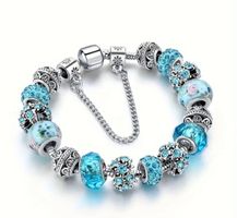 Armband mit blauen Strassperlen