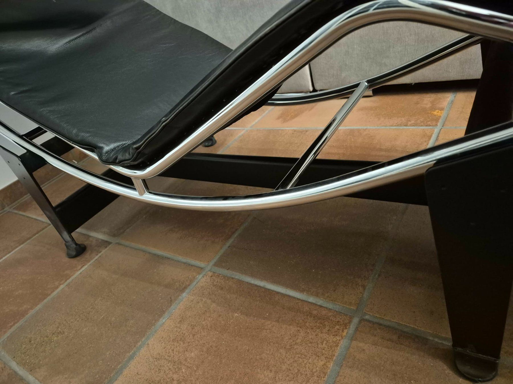 Liegen & Liegestühle: Le Corbusier LC4-Replika – Gebraucht aus Grüningen von bestak1 6
