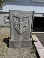 FC Basel Gartenbrunnen / Wasserwand aus Massivstein