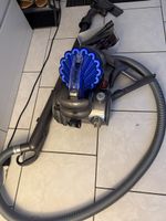 Dyson DC23 Allergy mit viel Zubehör
