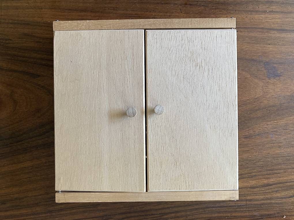 Tutti gli attrezzi: Petit boîte à outils en bois  – Usato da Vevey venduto da yvanschulz 1