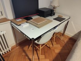 USM Haller Schreibtisch weiss mit Chrombeinen gebrauchter 