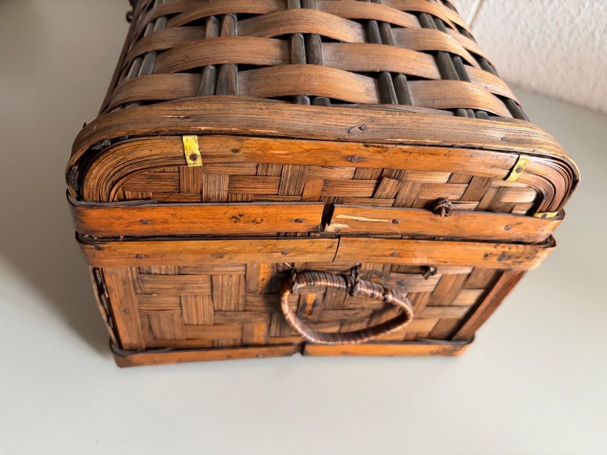 Truhen: Truhe geflochten Holz braun.  – Gebraucht aus Sargans von Pacor 4
