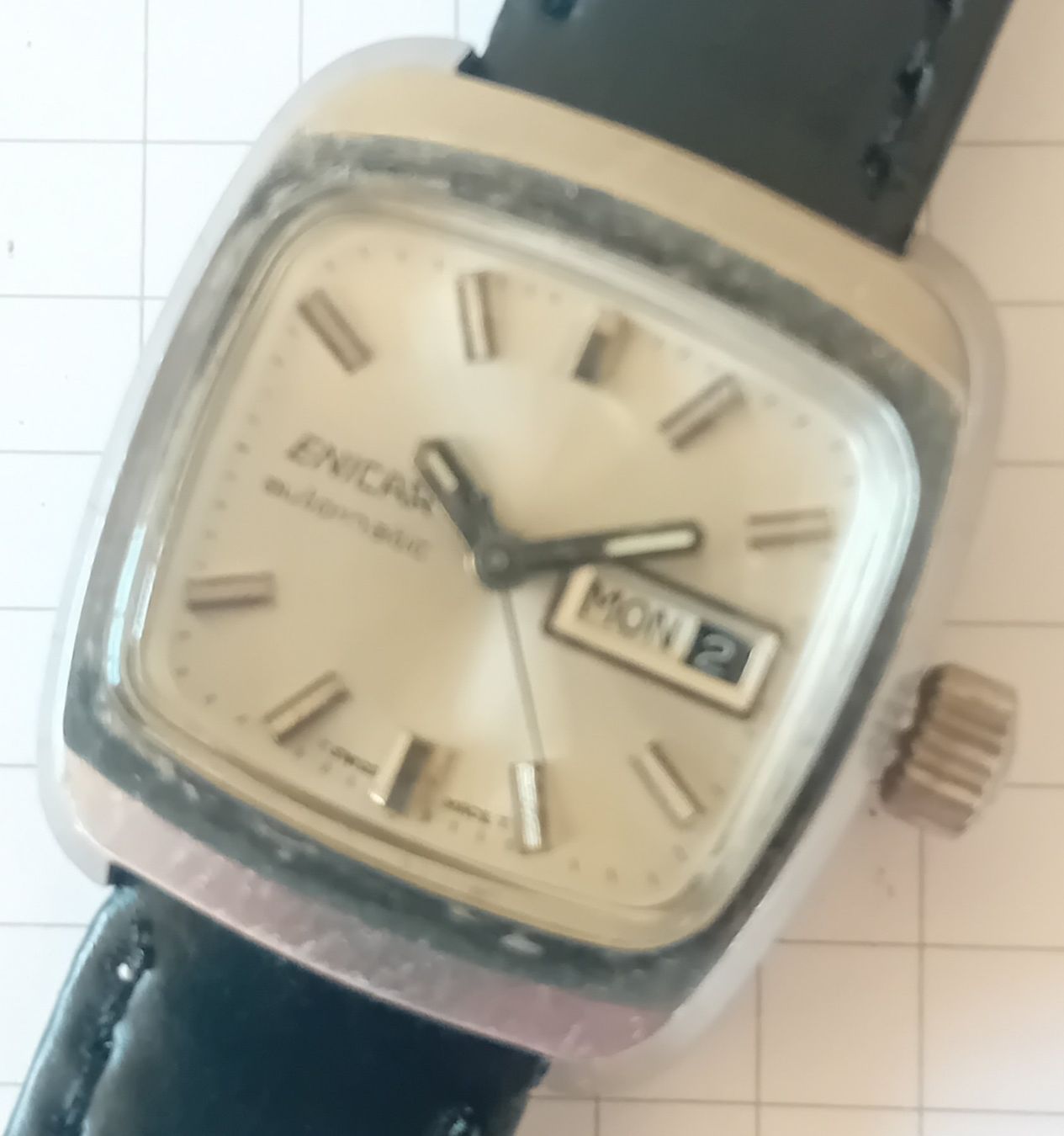 Enicar Orologi: Vintage ENICAR Automatic Stainless Steel, Sleek Black Strap – Usato da Bern venduto da This_that_other_all 3