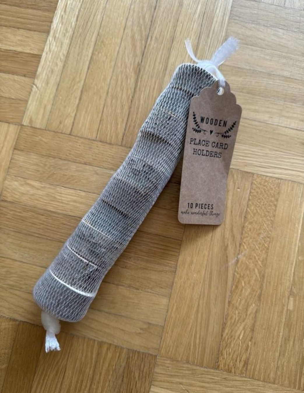 Supporti a parete: Tischkartenhalter aus Holz – Nuovo (secondo la descrizione) da Bettwil venduto da lar_jtt6 1