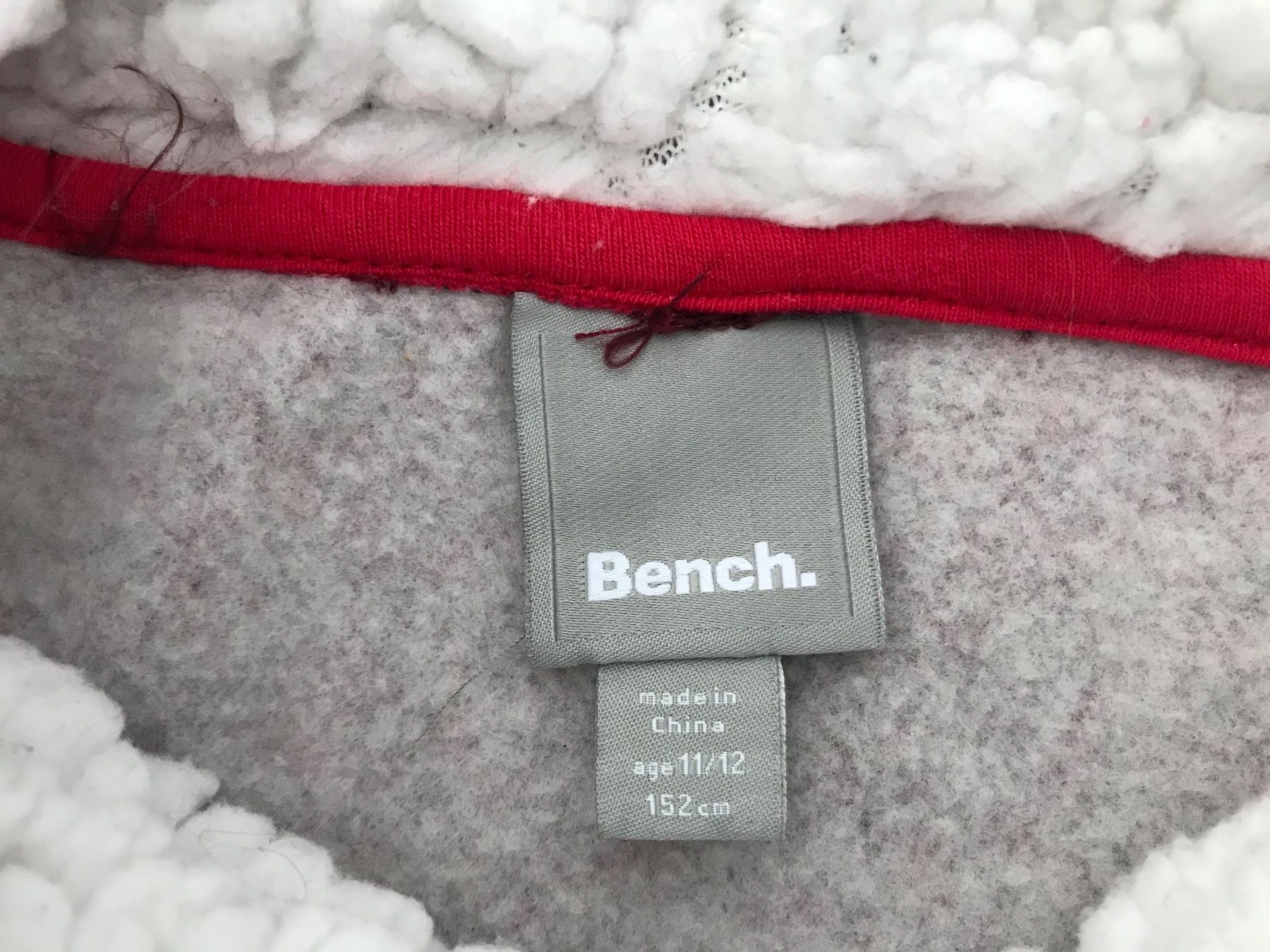 Bench Pulls et sweat-shirts: Pullover bench Gr 152 – D'occasion à Sins par sinserin 1