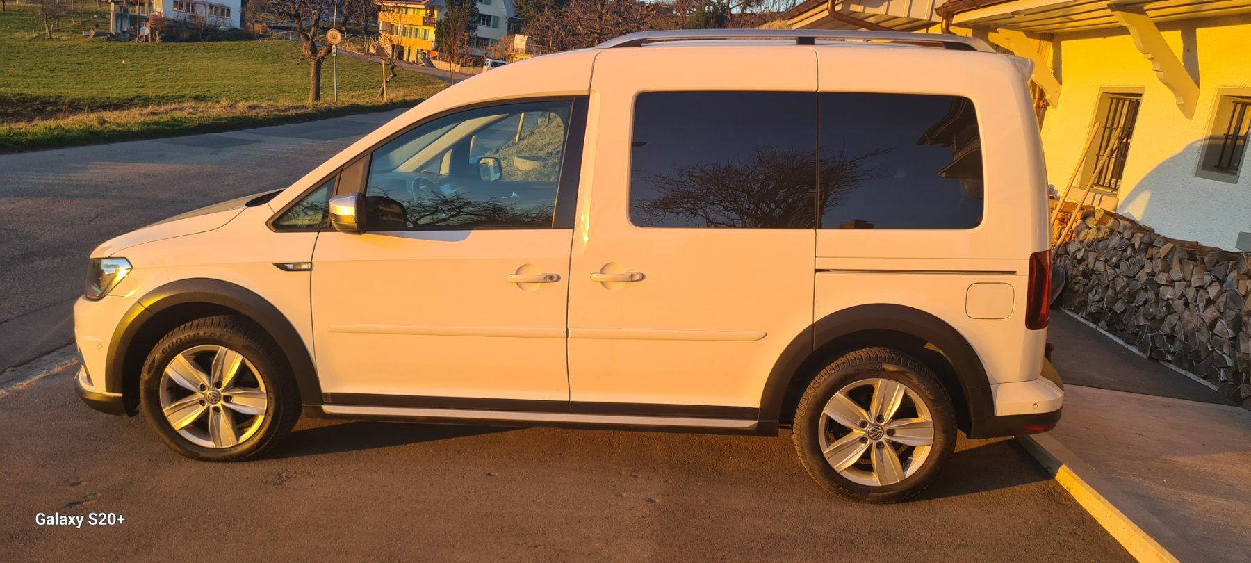 VW Automobili: VW Caddy Alltrack Diesel DSG TOP – Usato da Worb venduto da Werich