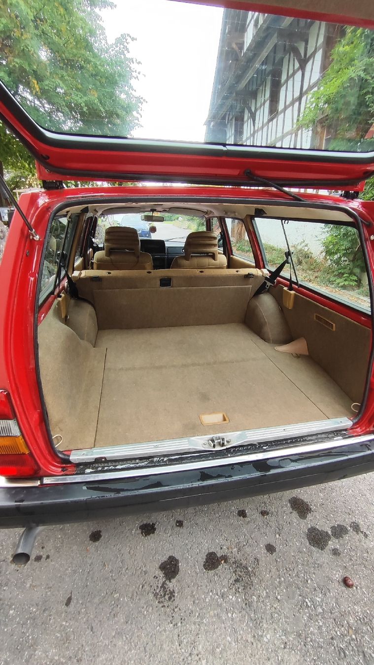 Volvo Autos: Volvo 240 Classic – D'occasion à Mettmenstetten par Anarim.m 3