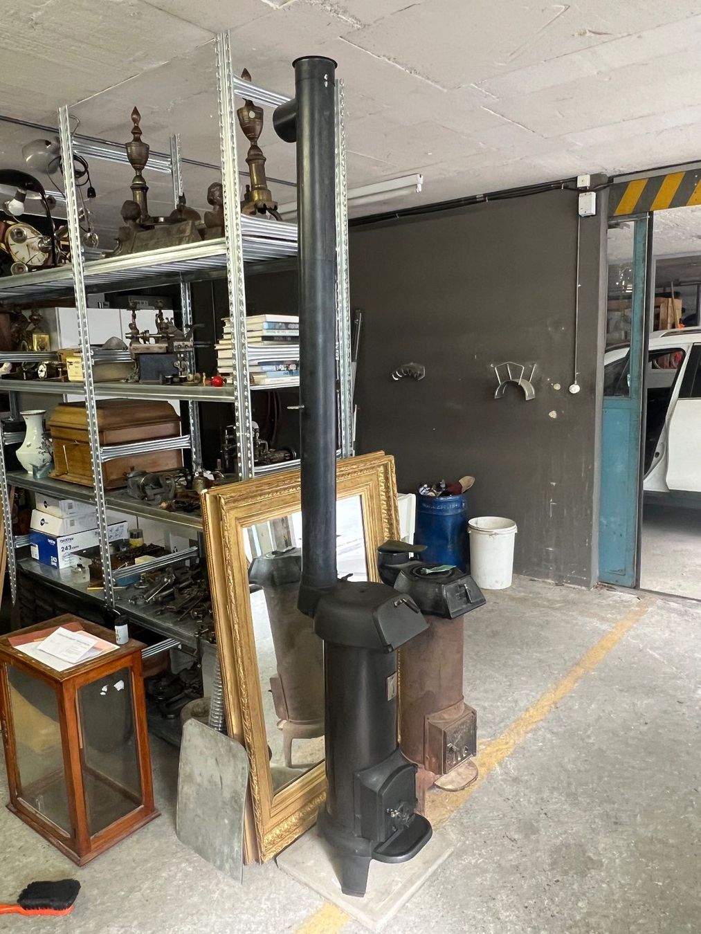 Altri mobili d'antiquariato: Kanonenofen auf Steinplatte Topzustand sofort einsatzbereit – Usato da Biel/Bienne venduto da Jomazi 4