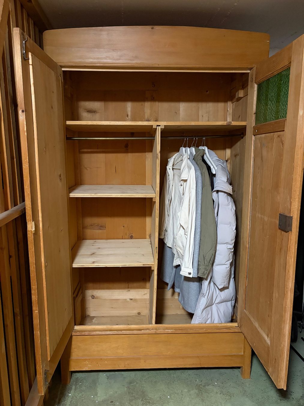 Armoires: Holzschrank – D'occasion à Zürich par ste_28gp 1