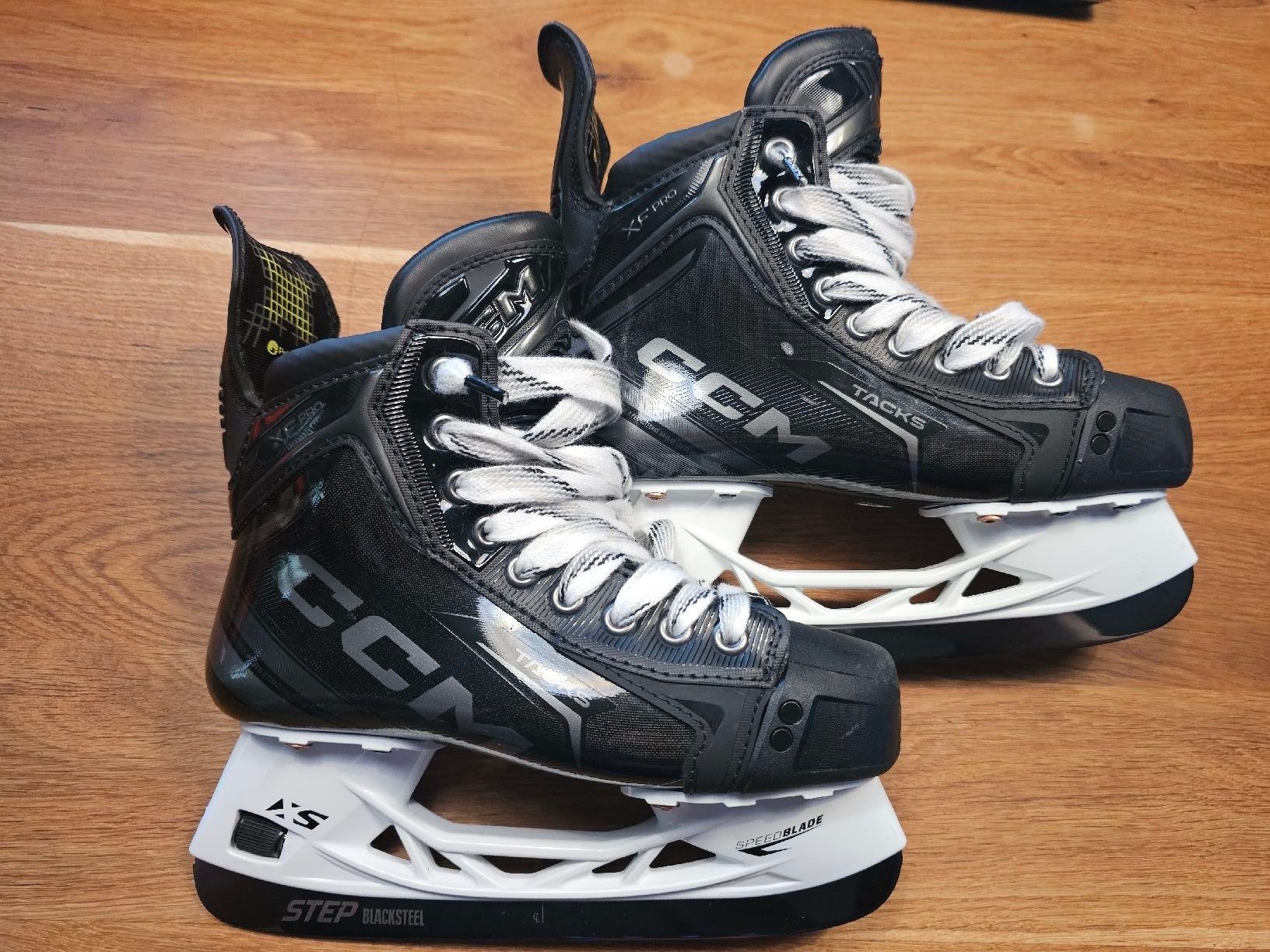 Ccm Schlittschuhe: CCM Tacks XF PRO Ice Hockey Skates, Grösse 3.5 / 36.5 Regula – Neu (gemäss Beschreibung) aus Neuhausen von alcopops91