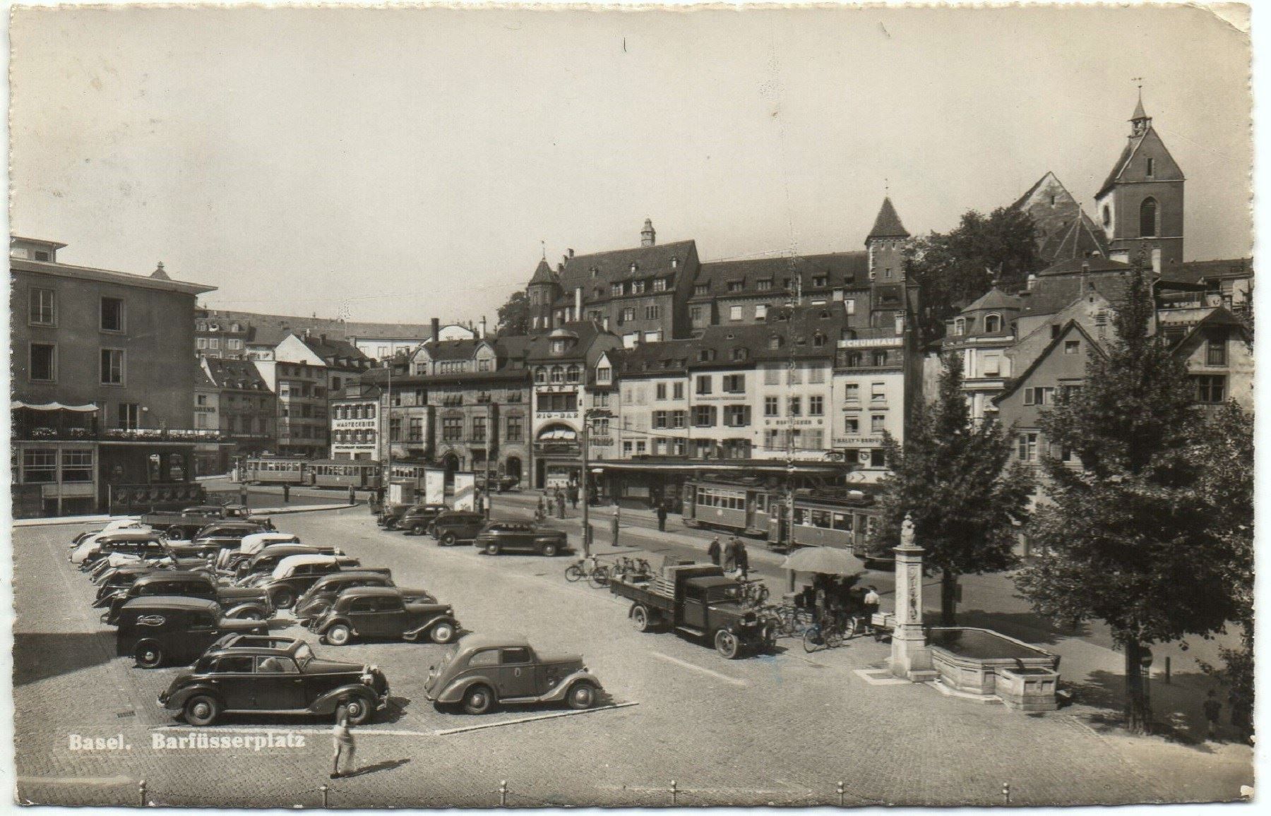 Cartes postales: BASEL Barfüsserplatz, Auto, LKW, Tram – D'occasion à Jona par philajona