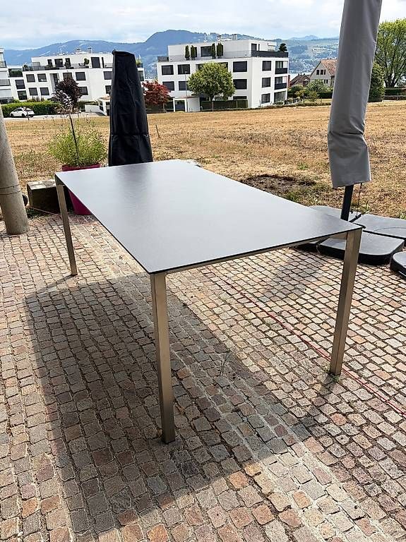 Tische: Gartentisch Malo mit Keramikplatte – Gebraucht aus Stäfa von Faw