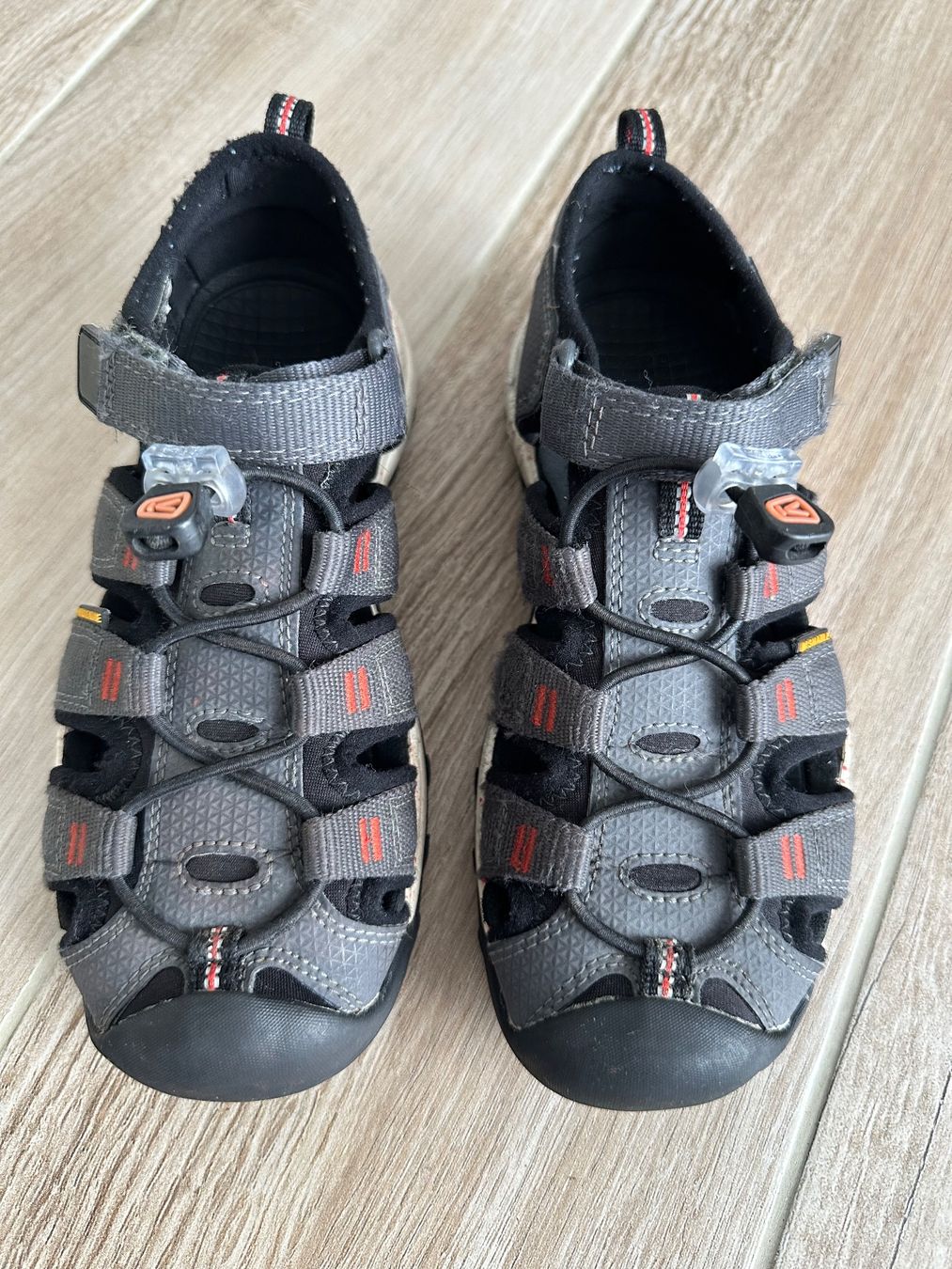 Keen Schuhe für Jungen: Keen Sandalen Gr. 34 anthrazit – Gebraucht aus Rudolfstetten von Joyw 1