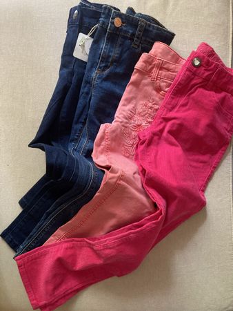 4 Paar Jeans / Hosen Gr. 128, schmales Bein