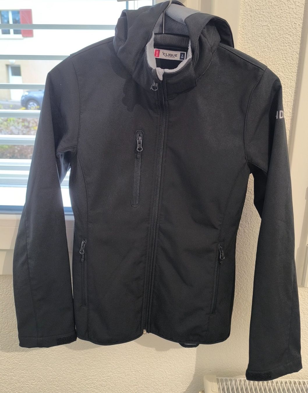 Giacche: Clique Basic Softshell-Jacke mit PHIDA Stickerei- Größe S,36 – Usato da Pully venduto da shulgin788