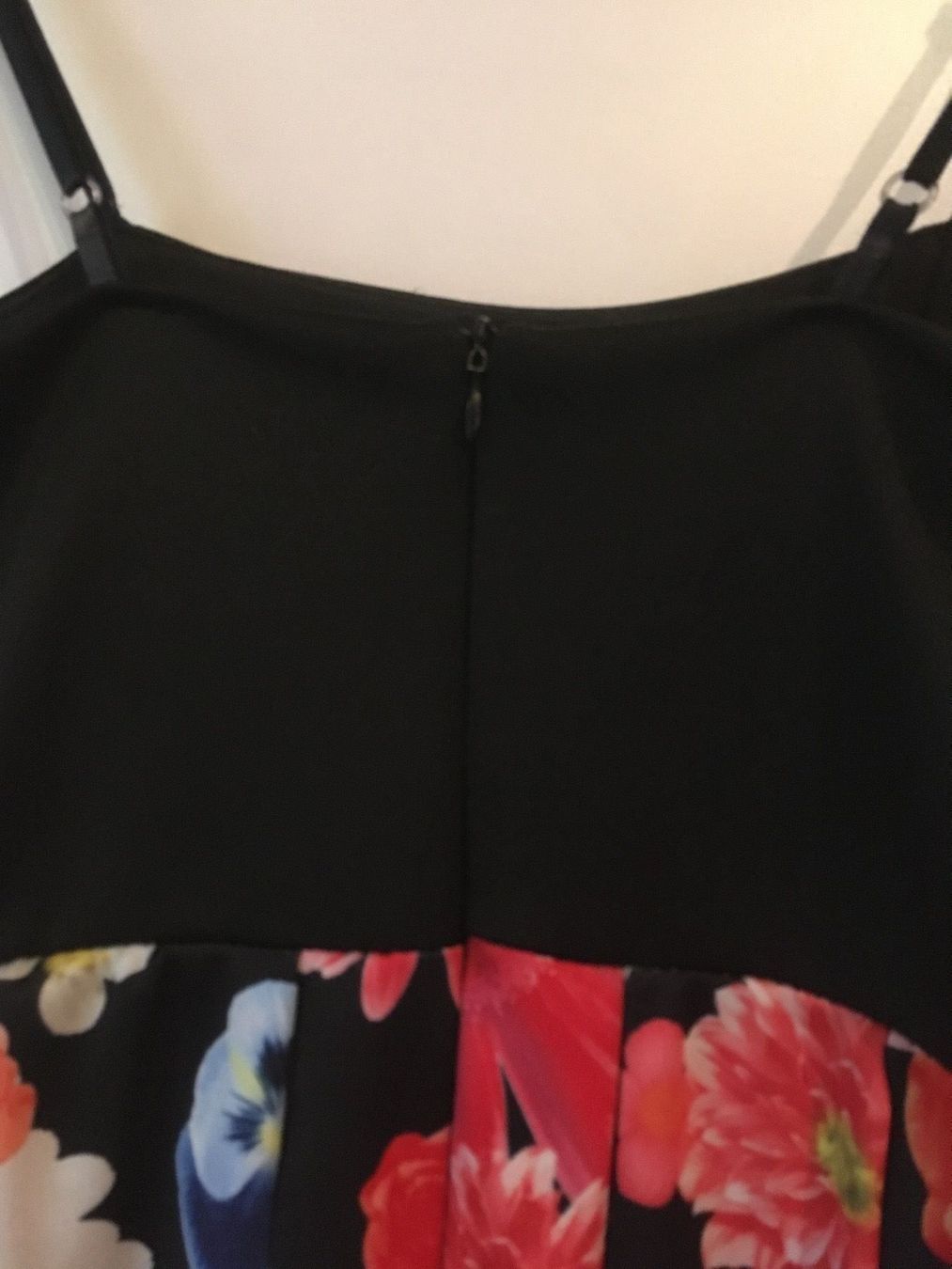 Vestiti: Geblümtes Sommerkleid schwarz Gr. S – Nuovo (secondo la descrizione) da Thun venduto da Vans_98 4