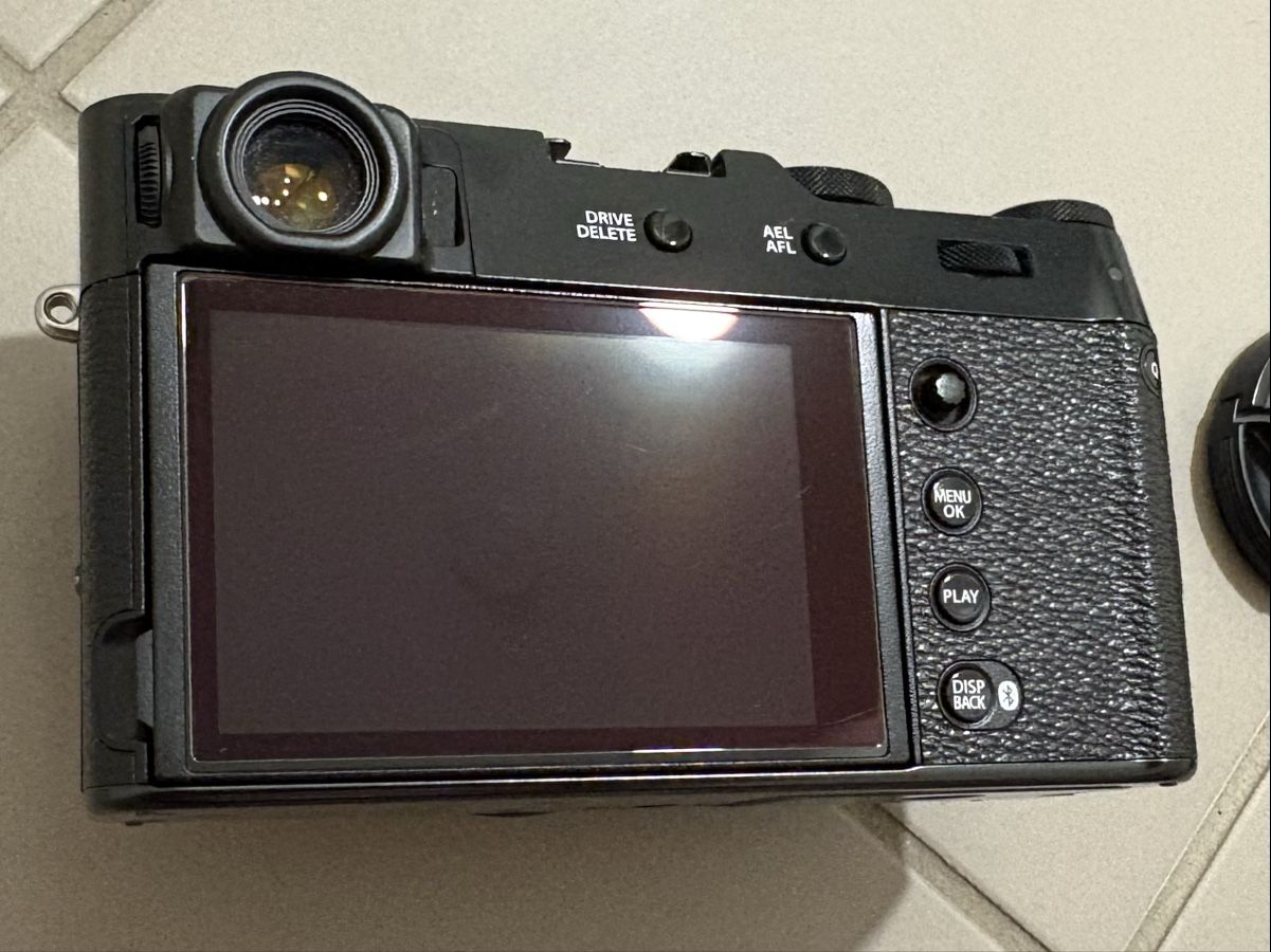 Fujifilm Appareil photo: Fujifilm X100VI + compléments optiques  – D'occasion à Troinex par Cedroulet 3
