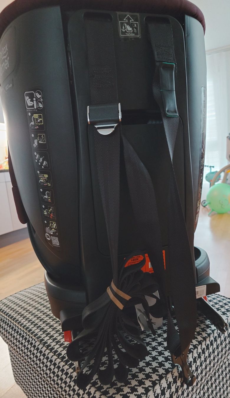 Britax Römer Auto-Kindersitze: Britax Römer Trifix2 i-Size Burgundy Red + Gratis – Gebraucht aus Bülach von lolek_12 4