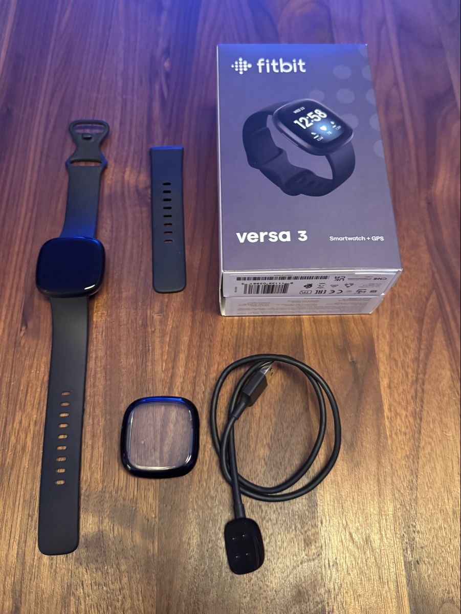 Fitbit Smartwatch: Fitbit Versa 3 Uhr neu – Nuovo (secondo la descrizione) da Emmenbrücke venduto da Herzog07
