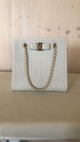 Schöne weisse Salvatore Ferragamo Handtasche mit Kettchen