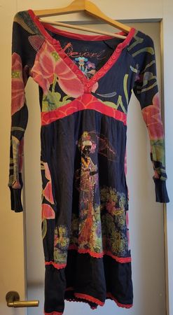 Tolles buntes Kleid von Desigual, Gr. XS, passt Ivko