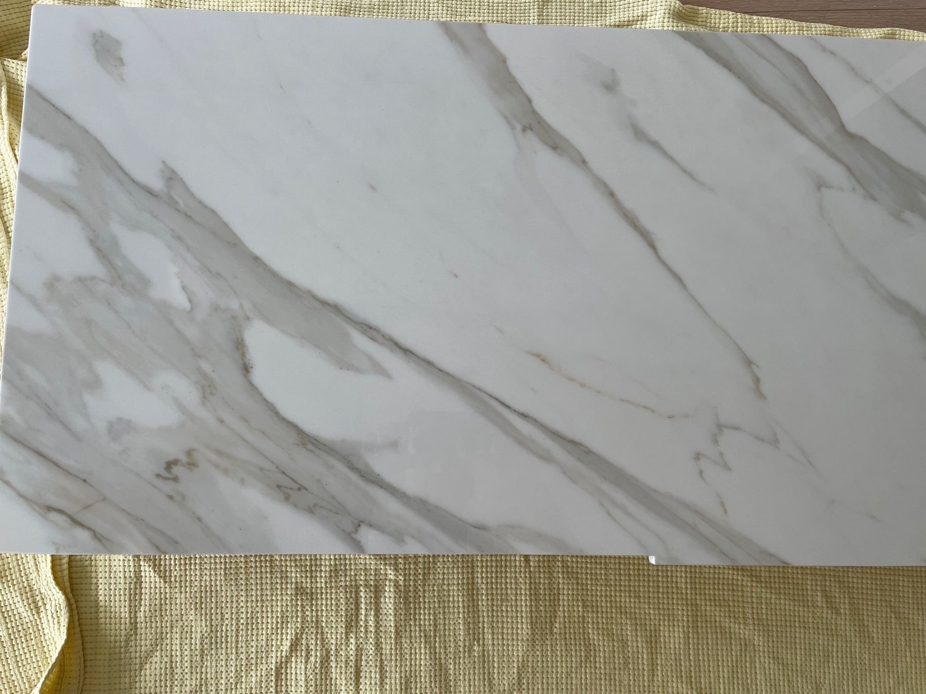 Scaffali: Wandregal aus Steingut (Gres porcelain) – Usato da Breganzona venduto da vdo_bgq7 2