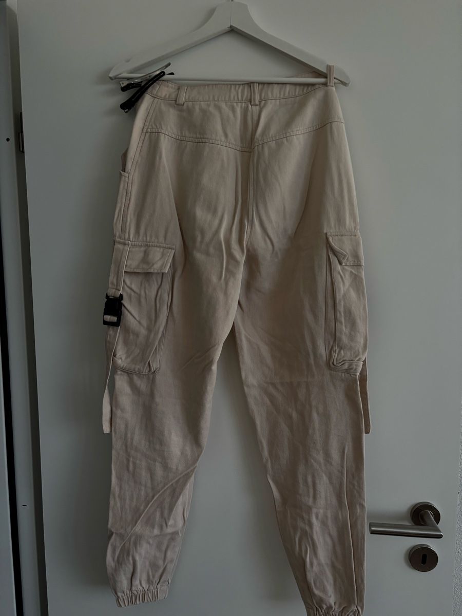 Pantaloni: Missguided Cargo Hose – Usato da Basel venduto da sop_h98w 1