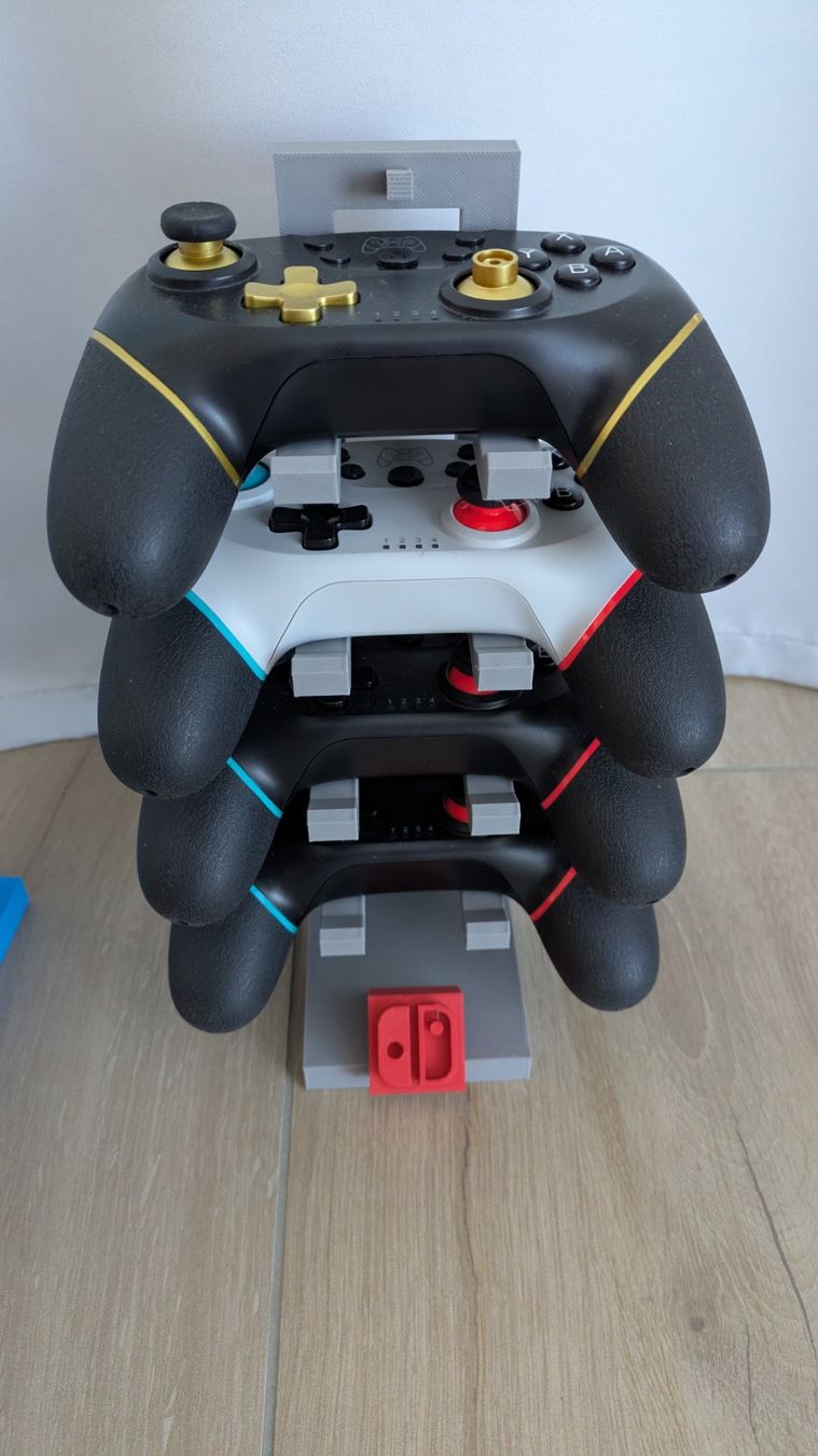 Console: Controller Ständer für PS, Xbox, oder Nintendo - blau – Nuovo e nell'imballaggio originale da Staufen venduto da Fleby84 1