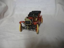 OLDTIMER  FORD 1909     1:24   ERSATZTEILSPENDER