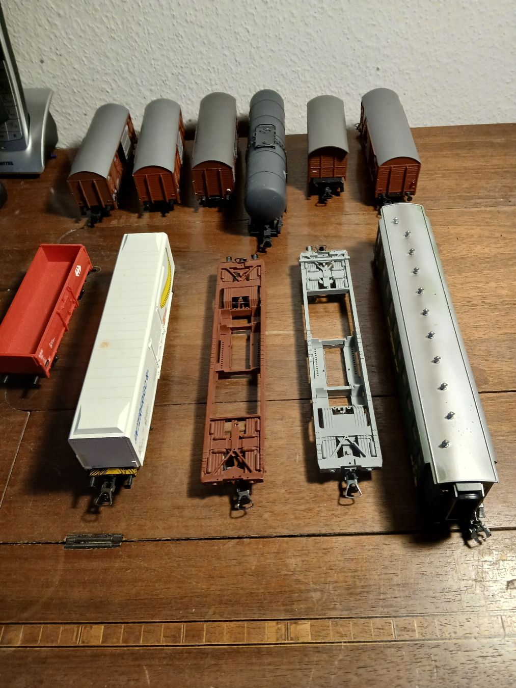 Roco Modellini di ferrovie: Modelleisenbahn Waggons Konvolut bespielt  – Usato da Luterbach venduto da trixexpresso 3