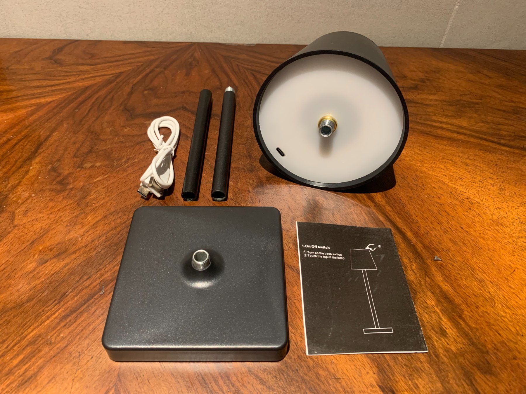 Lampade: Tischlampe mit Akku – Nuovo e nell'imballaggio originale da Aarburg venduto da 2..0 4
