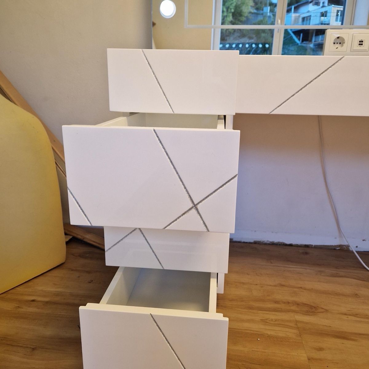 Tavoli da trucco: Schminktisch – Usato da Wolfhausen venduto da Sell.Hall 2