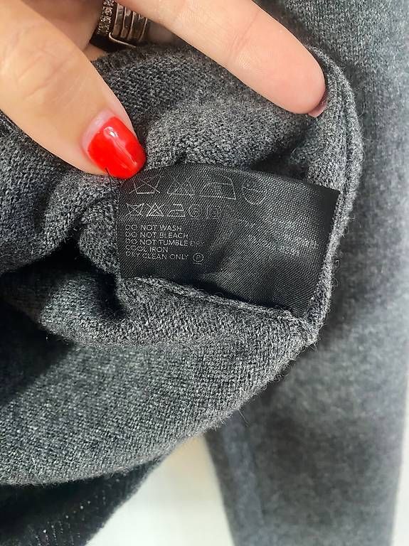 Maglioni & Felpe: Magnifique Pull Prada Cashmere – Usato da Vésenaz venduto da Laura_888 4