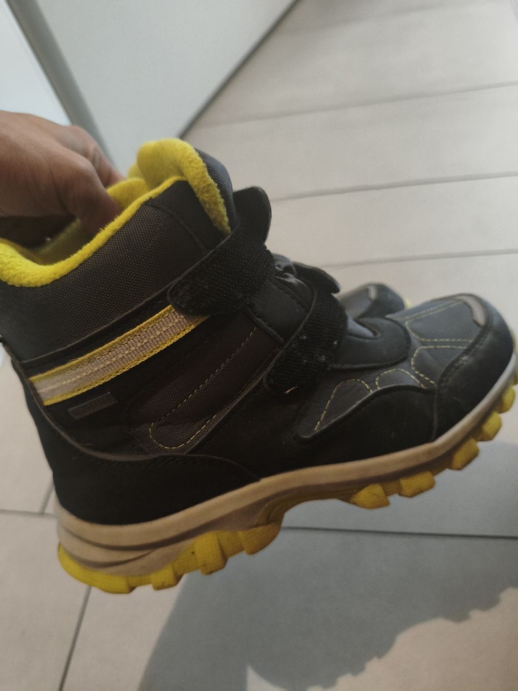 Scarpe da donna: scarponcini da camminata adatti per la neve – Usato da Bioggio venduto da OresteIronix 2