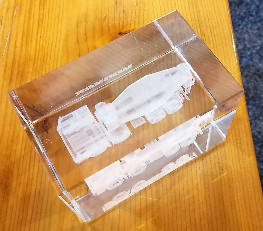 Liebherr Modellbausätze & Standmodelle: Liebherr LKW 4- Achser im Glas – Gebraucht aus Stüsslingen von Sandsalz 4