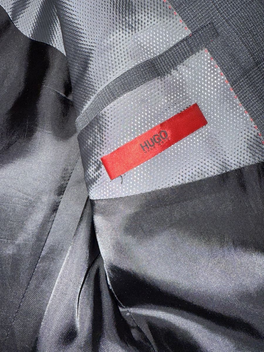 Hugo Boss Giacche: Hugo Boss Men's Blazer, size 48, grey, checkered pattern – Usato da Zollikerberg venduto da MK-13 2