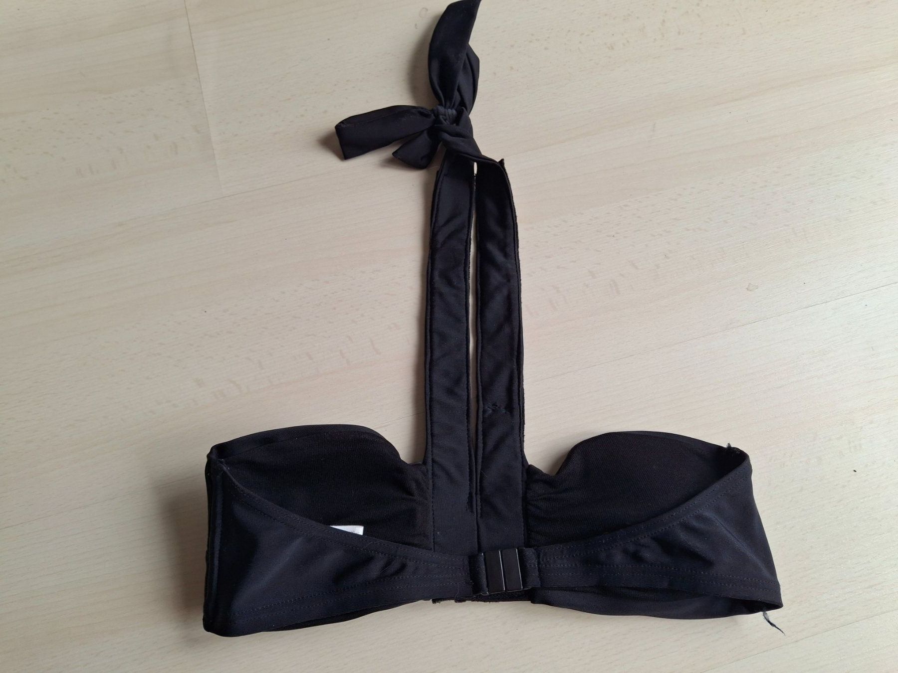 Badekleider & Bikinis: Schwarzer Bikini mit Strass-Steinen, Gr.M – Gebraucht aus Walterswil SO von peiper2 2